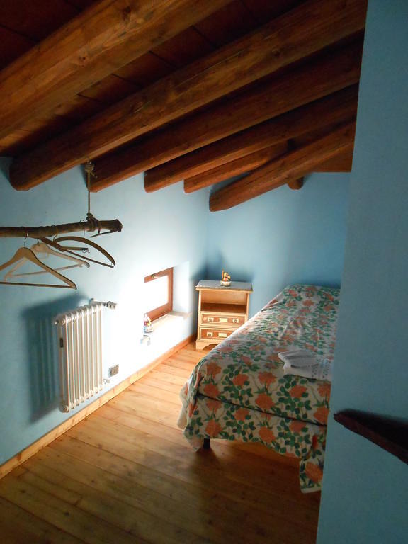 Azienda Agrituristica Risveglio Naturale Varese Ligure Værelse billede