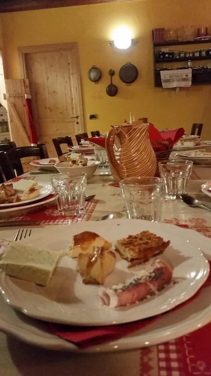 Azienda Agrituristica Risveglio Naturale Varese Ligure Eksteriør billede