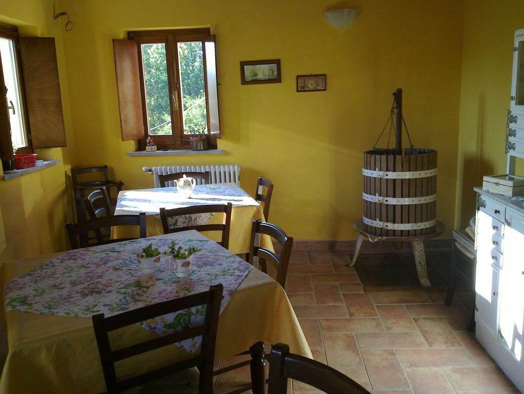 Azienda Agrituristica Risveglio Naturale Varese Ligure Eksteriør billede