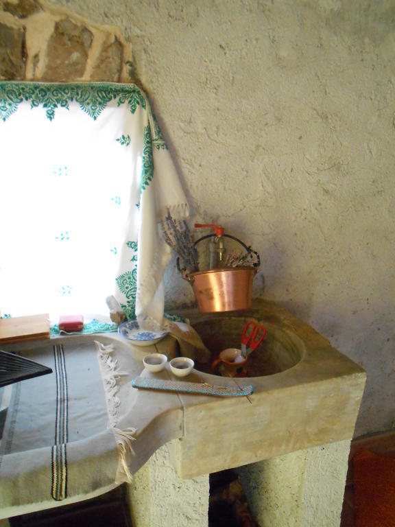 Azienda Agrituristica Risveglio Naturale Varese Ligure Eksteriør billede