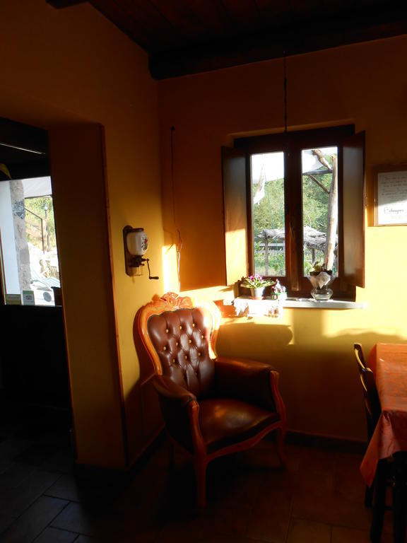 Azienda Agrituristica Risveglio Naturale Varese Ligure Eksteriør billede