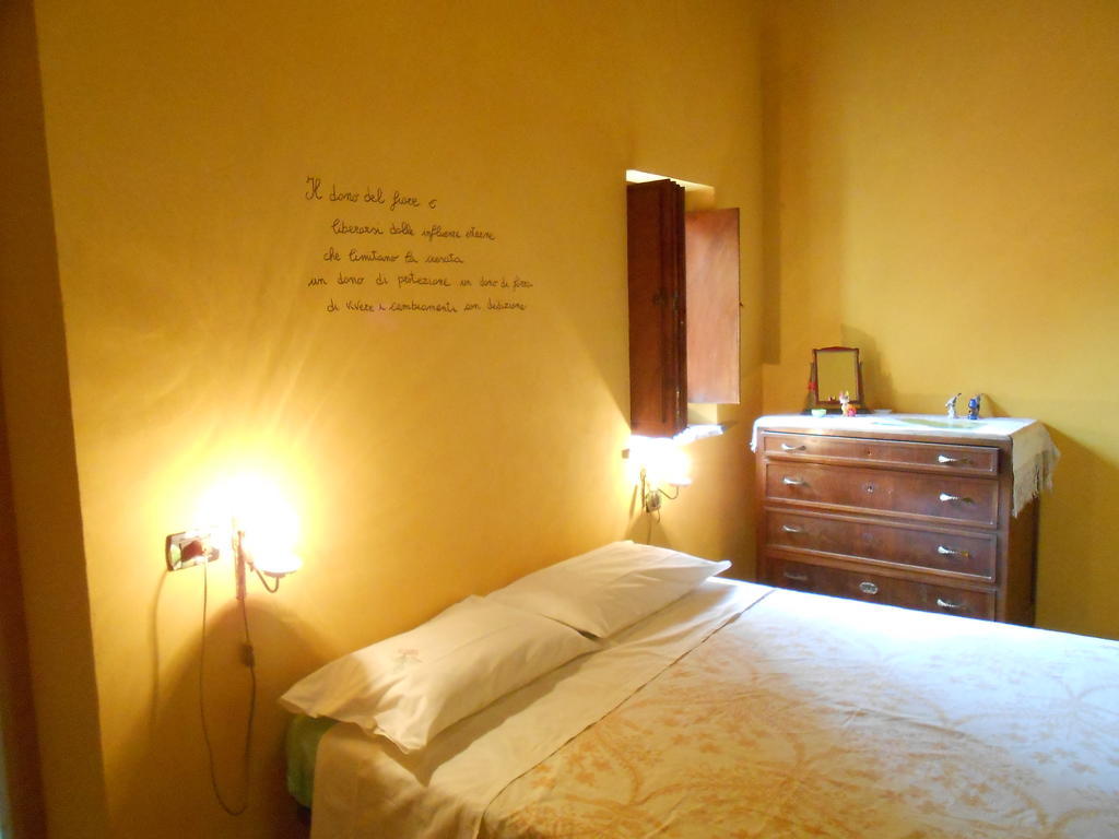 Azienda Agrituristica Risveglio Naturale Varese Ligure Værelse billede
