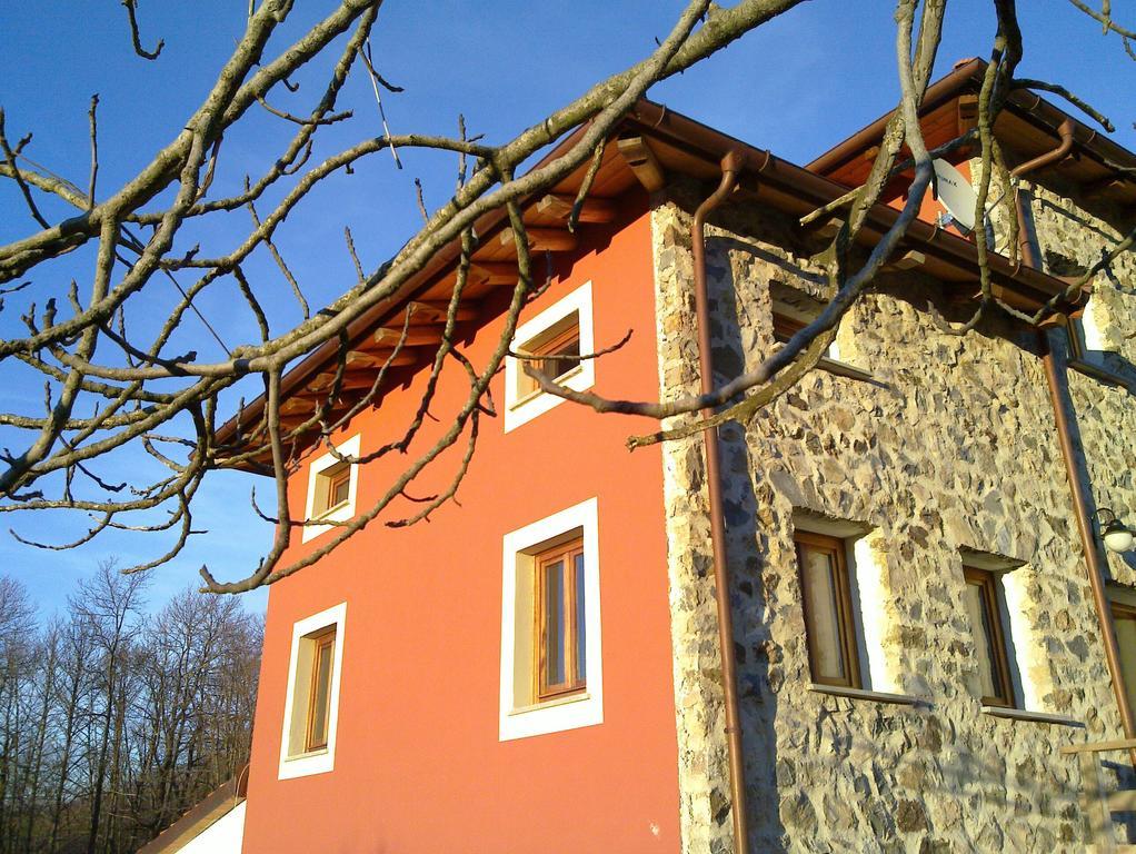 Azienda Agrituristica Risveglio Naturale Varese Ligure Eksteriør billede